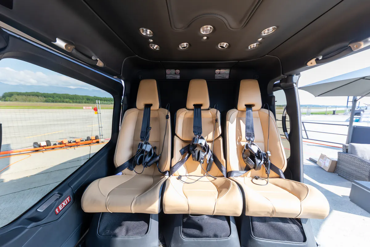 Bell 429 · cabin seating