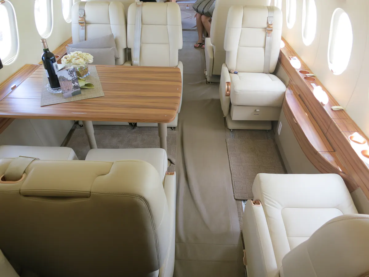 Dassault Falcon 2000LXS · cabin