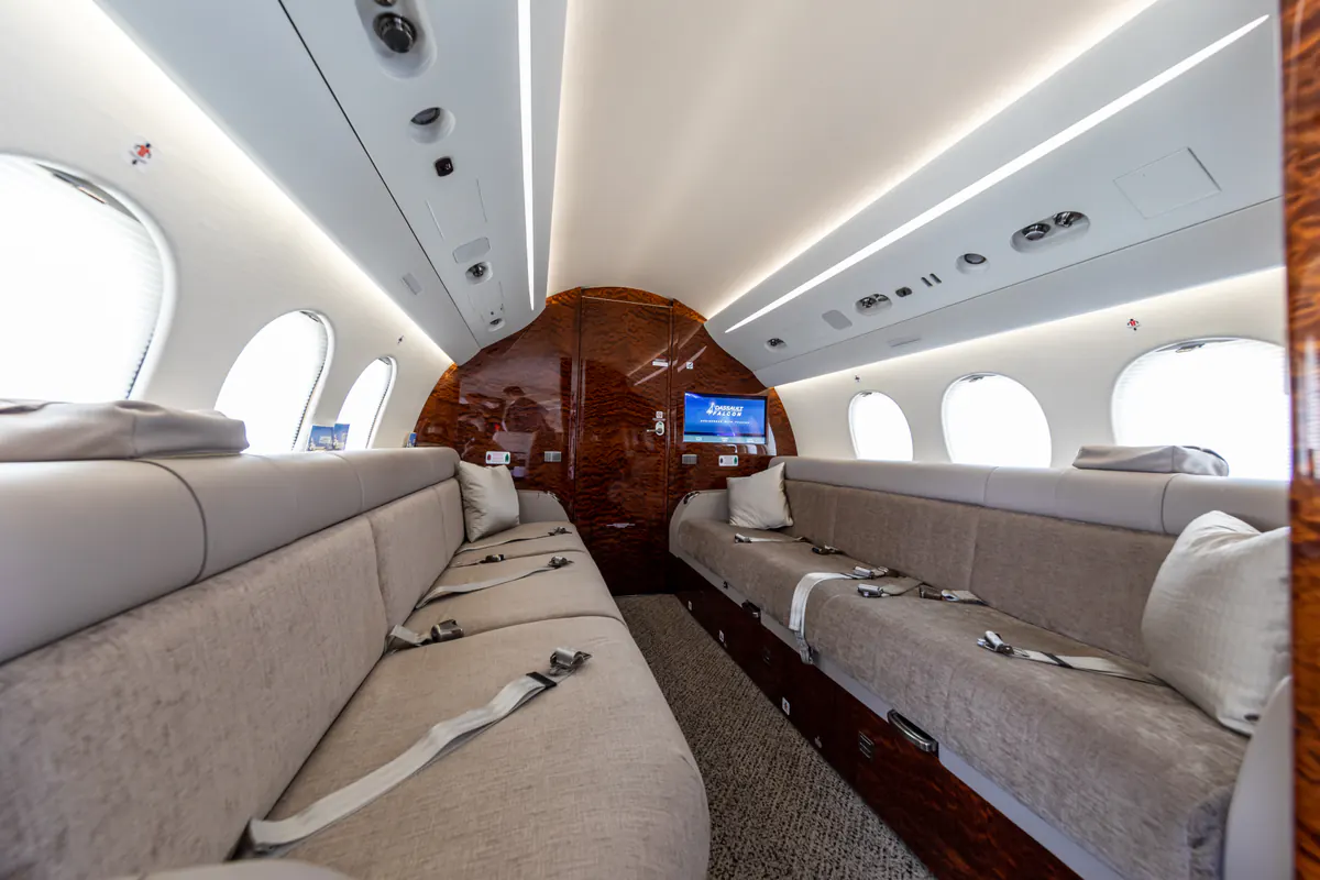 Dassault Falcon 7X · cabin