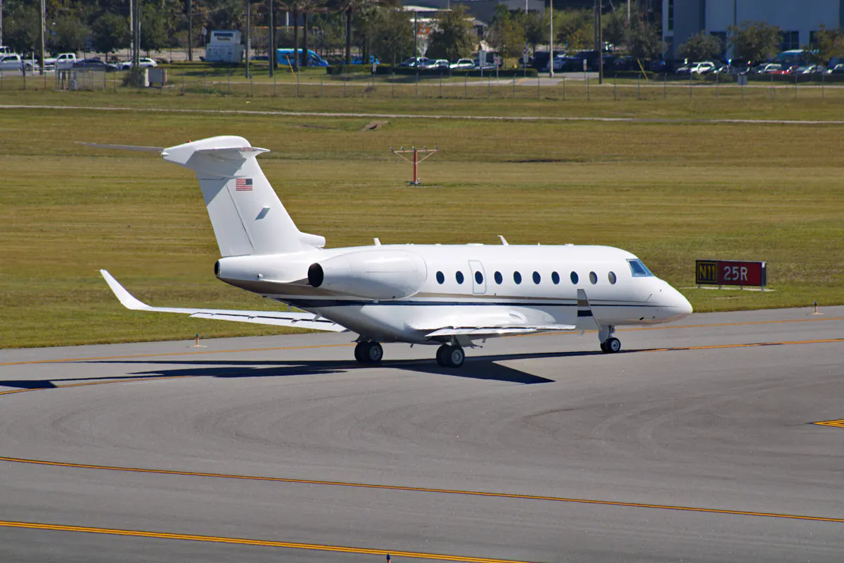 Gulfstream G280 · side view