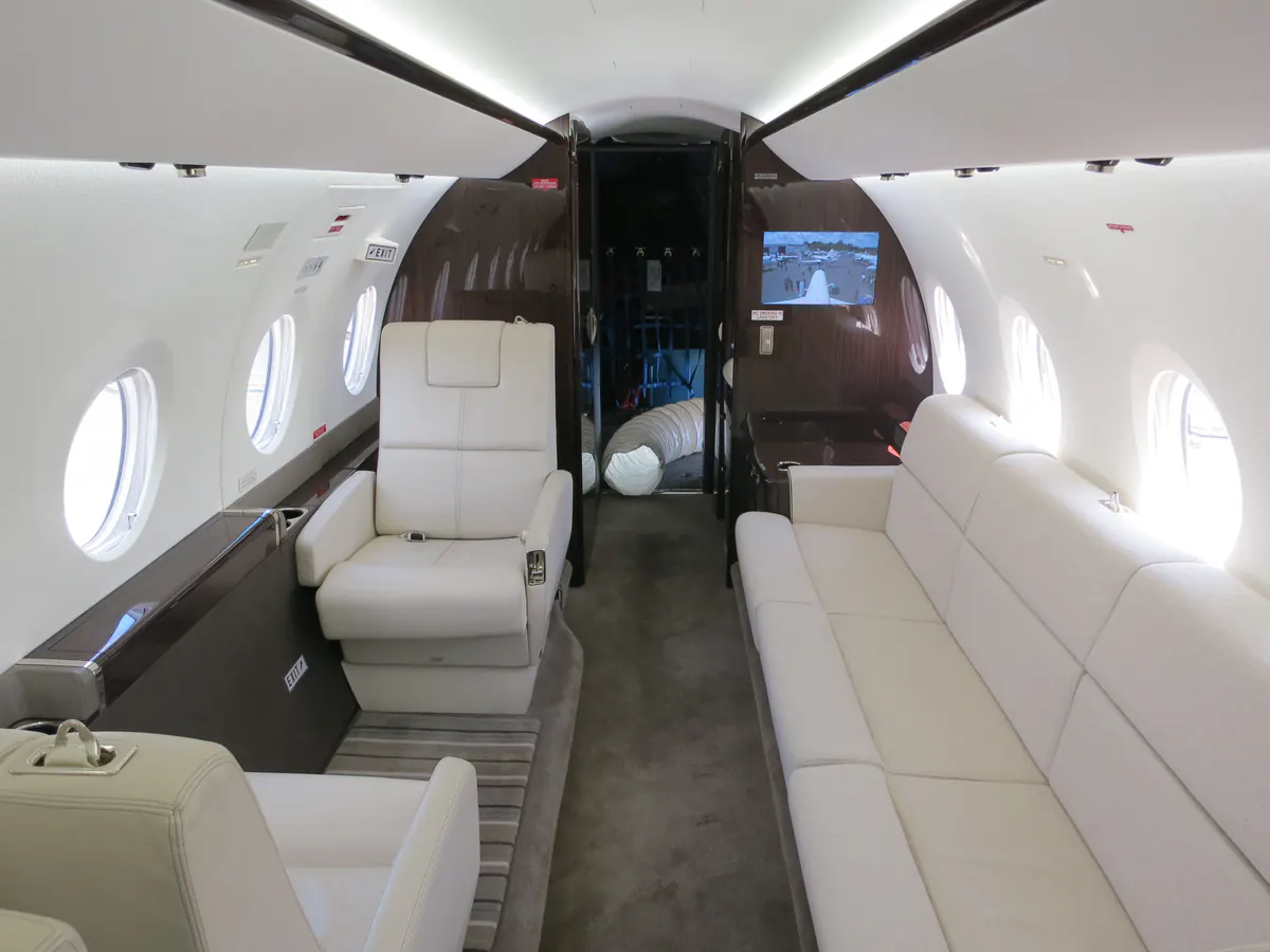 Gulfstream G280 · cabin