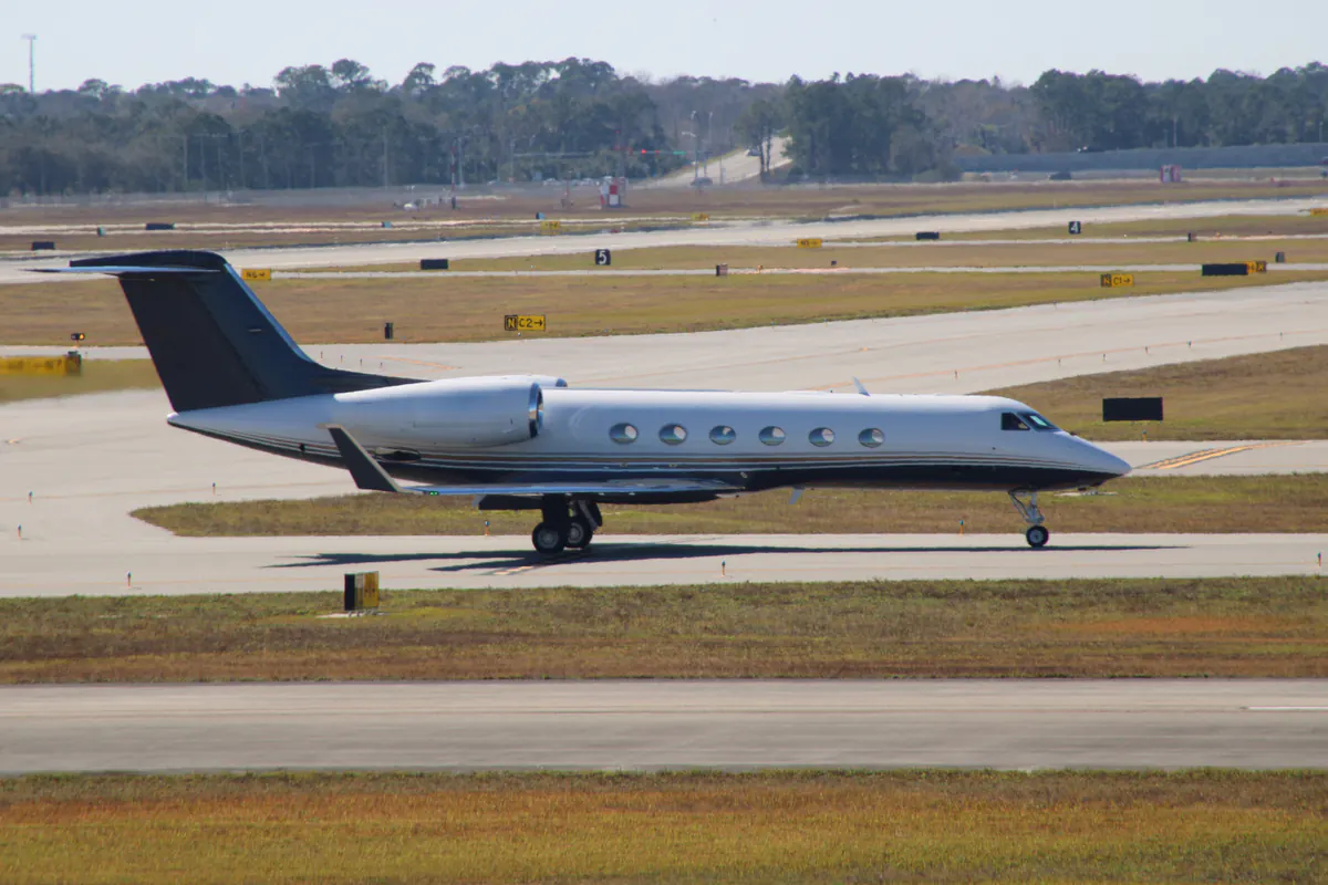 Gulfstream G450 · zijaanzicht