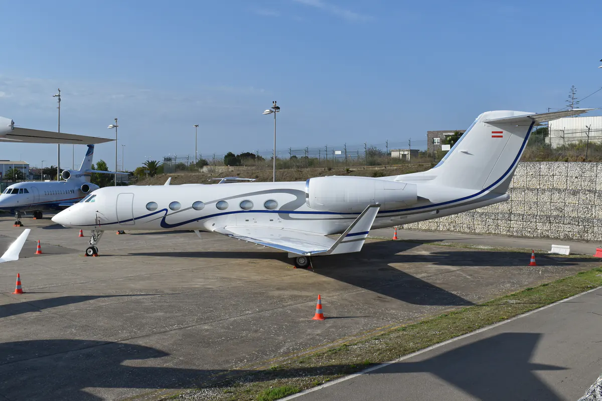 Gulfstream G450 · zijaanzicht