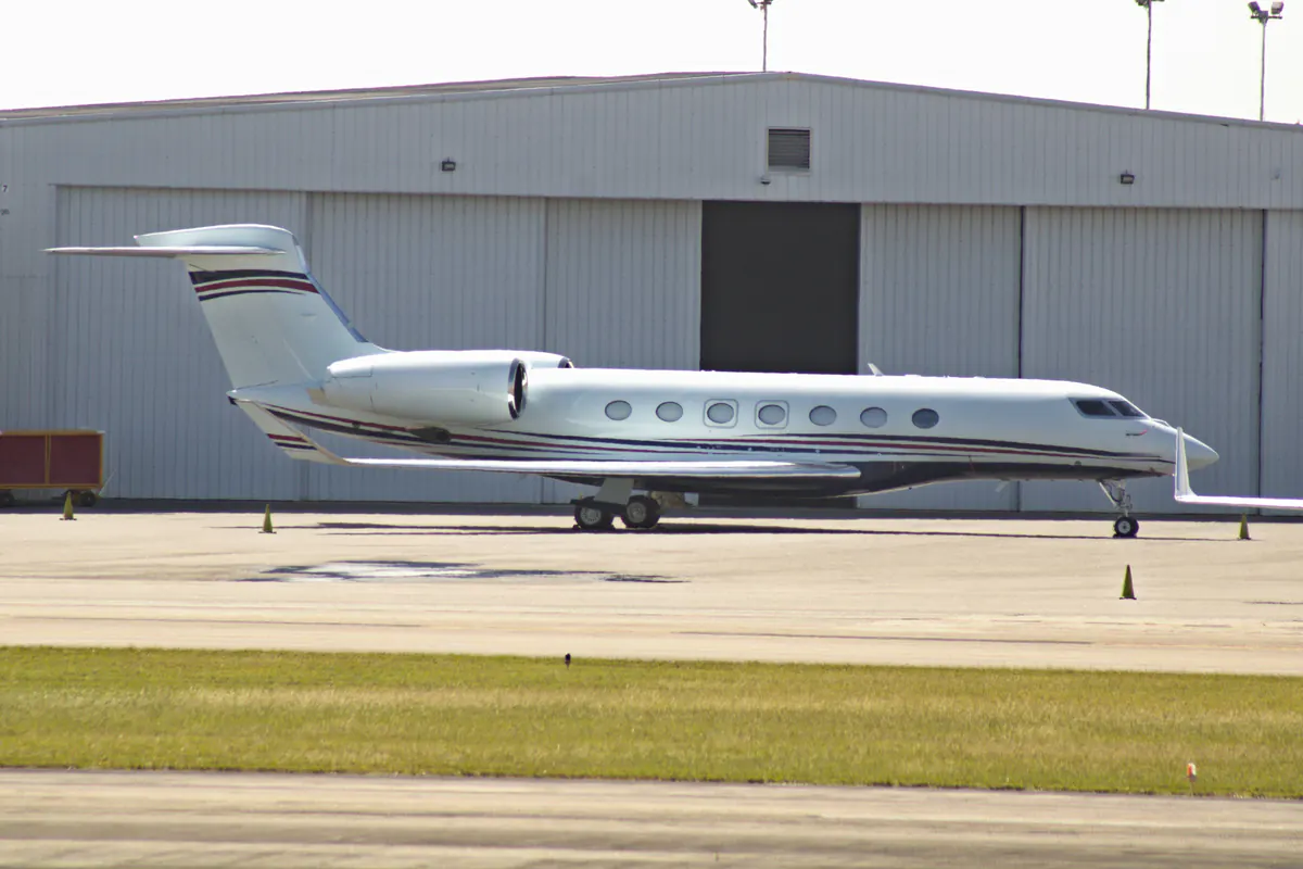 Gulfstream G600 · front three-quarter view