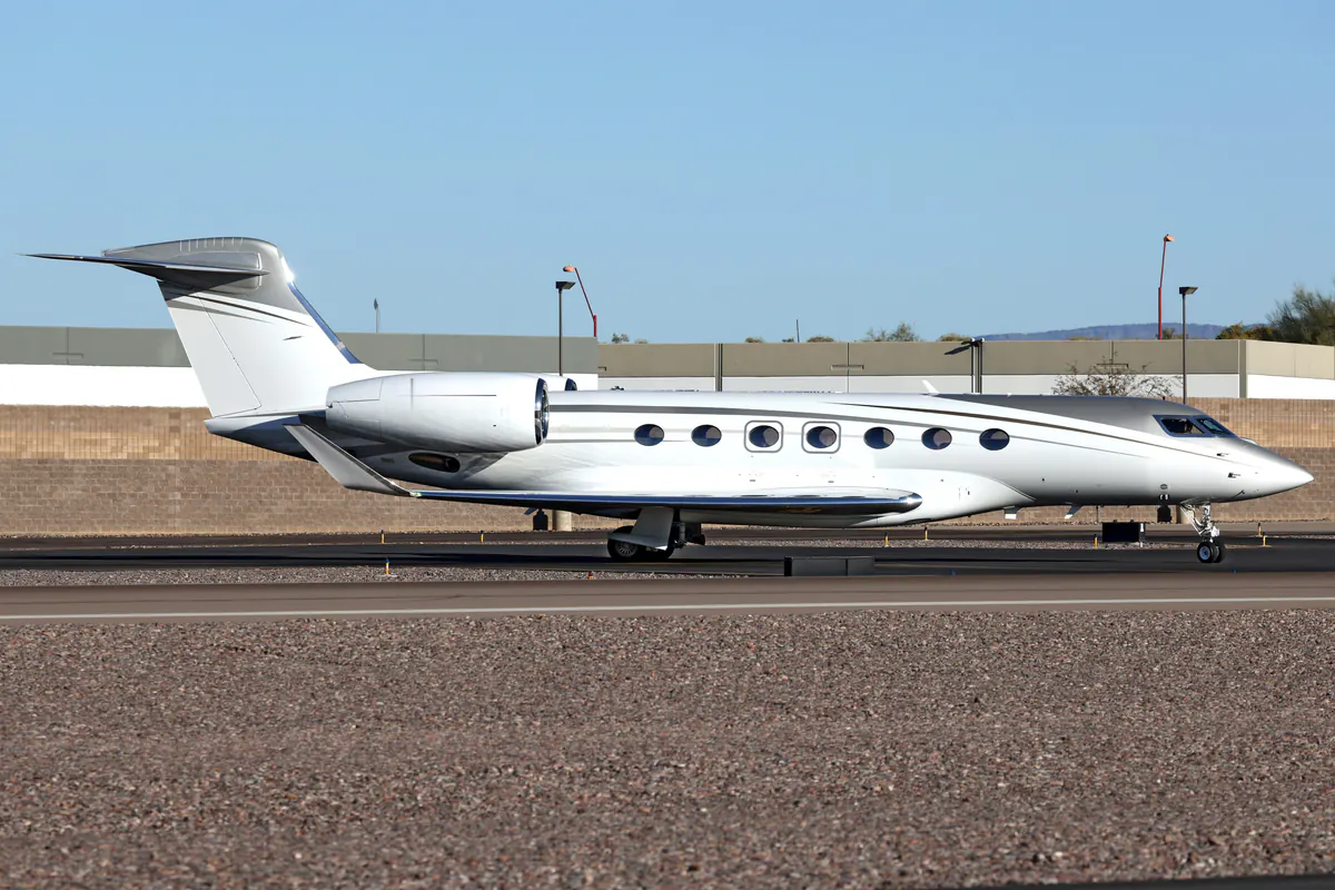 Gulfstream G600 · side view
