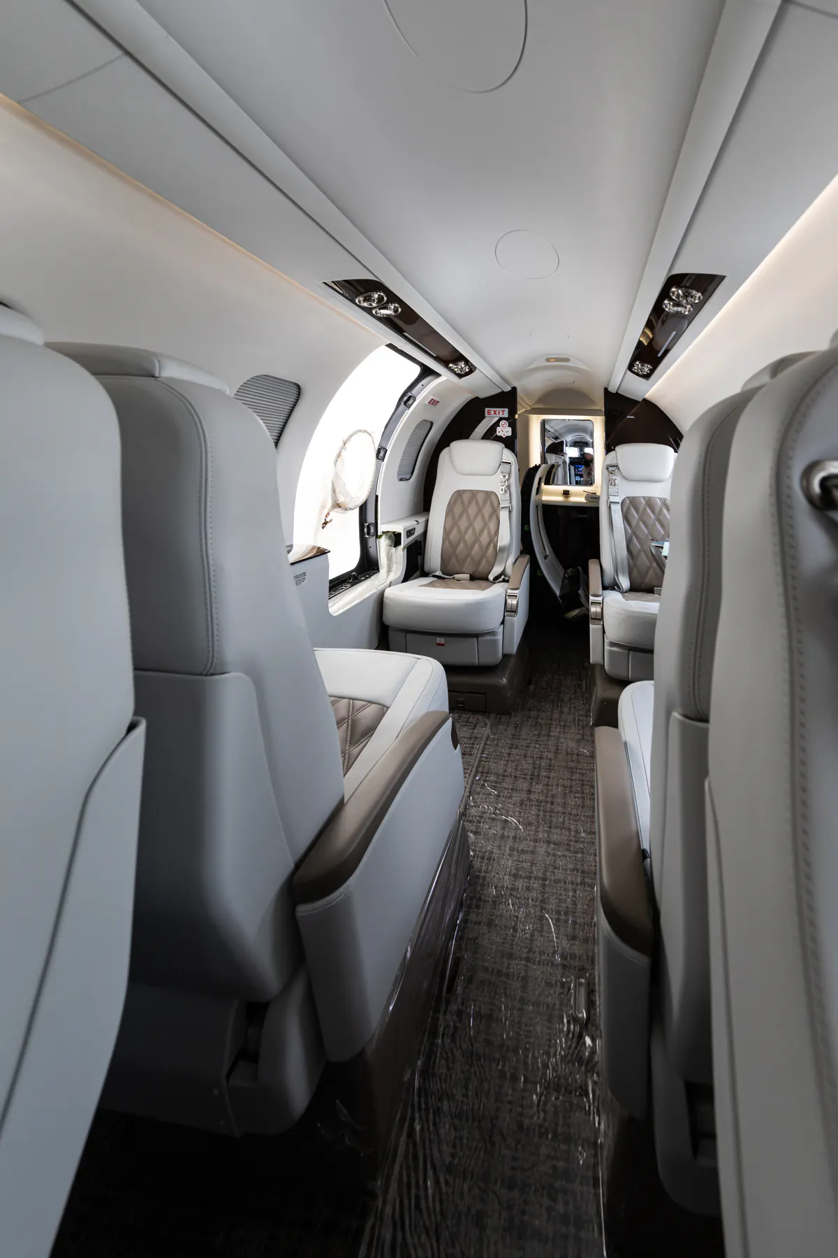 Bombardier Learjet 75 · cabin