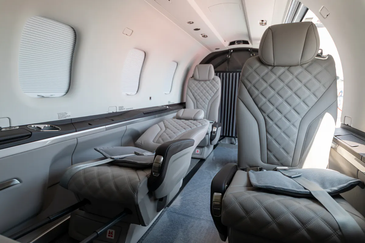 Pilatus PC-12 · cabina