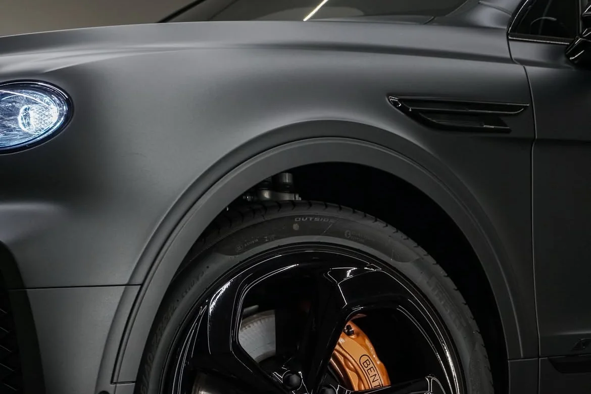 Wheel and brake detail on a real Accrocar Bentley for a rental condition check